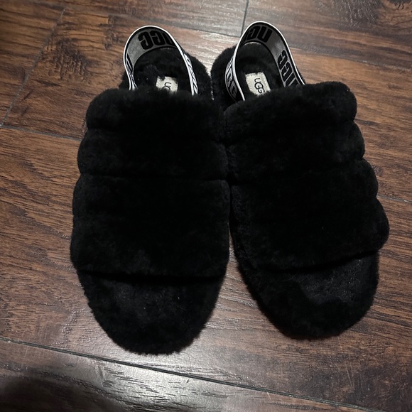UGG Slippers - Picture 2 of 4